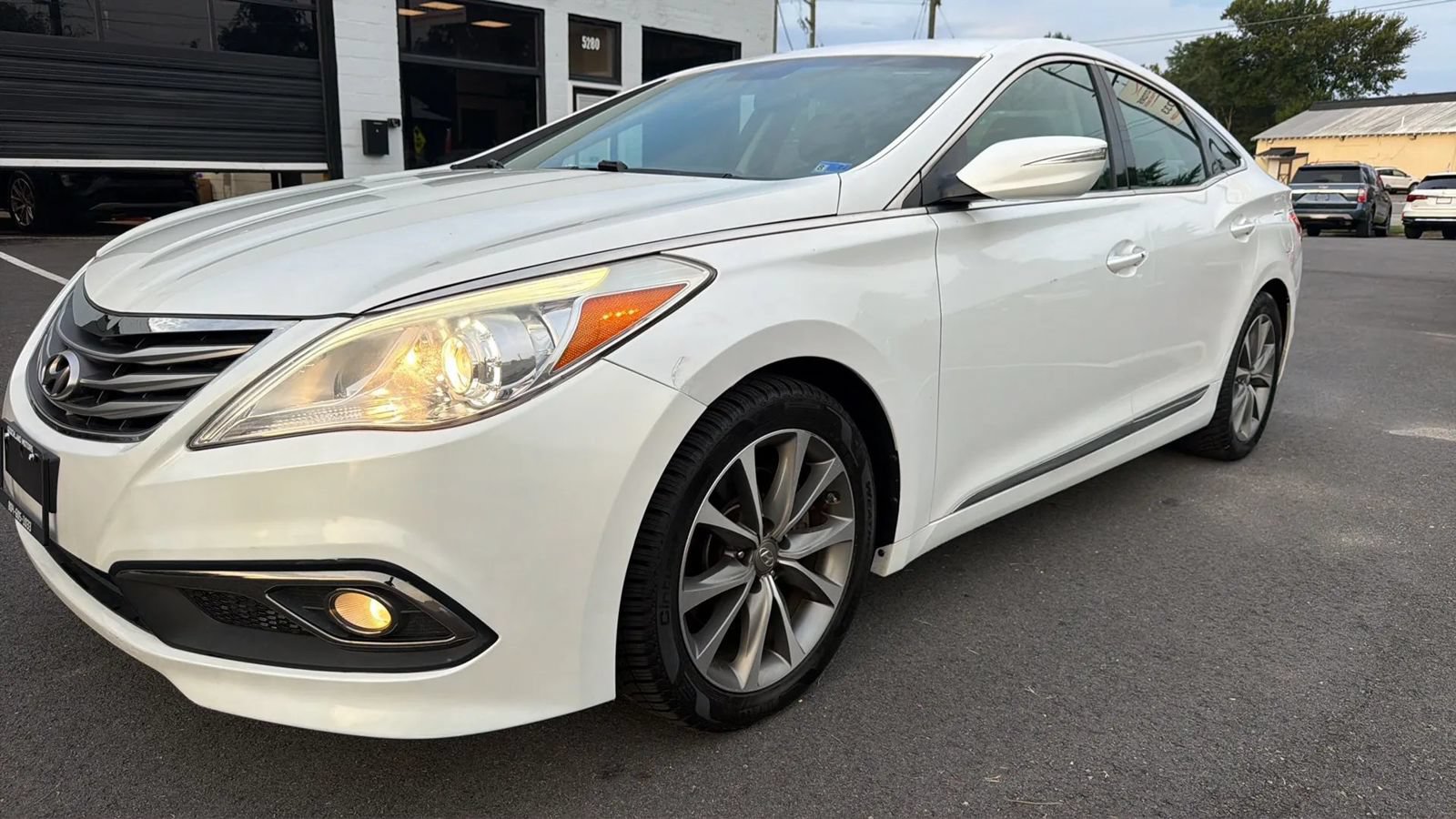 Used 2017 Hyundai Azera FWD image 13