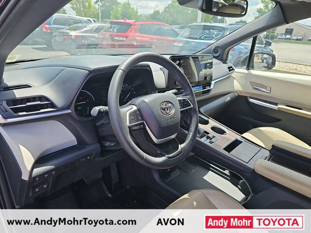 Used 2021 Toyota Sienna XLE w/ XLE Plus Package FWD image 9