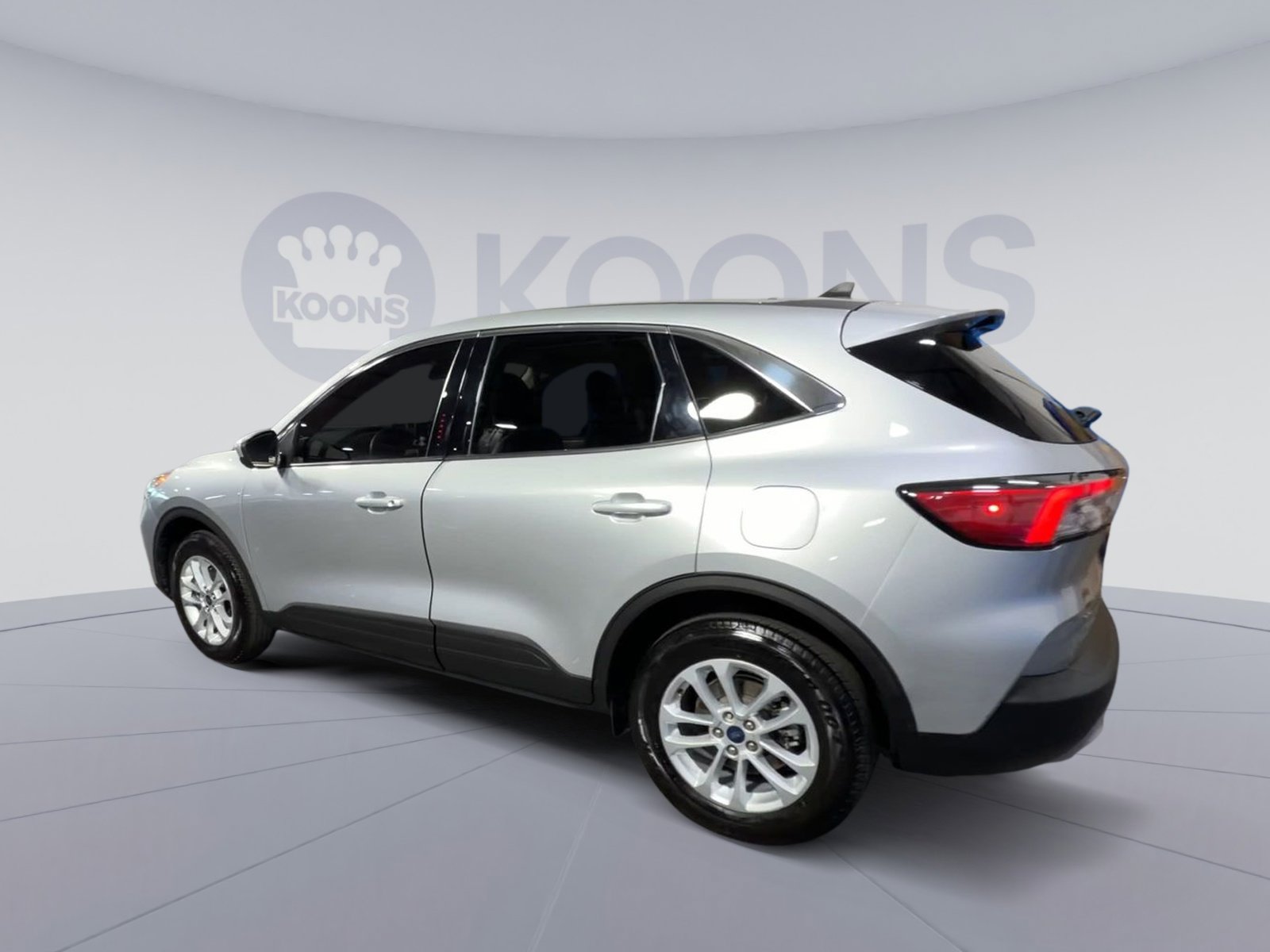 Used 2020 Ford Escape SE image 8