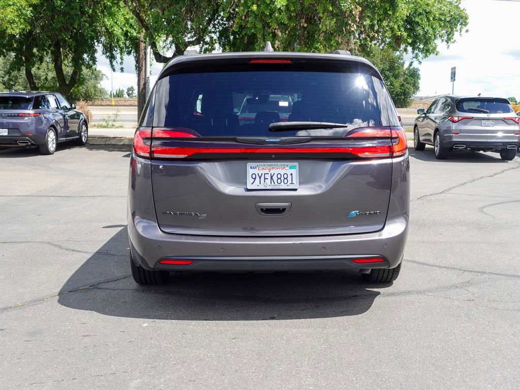 Used 2021 Chrysler Pacifica Limited w/ Premium & Safety Sphere Group image 6