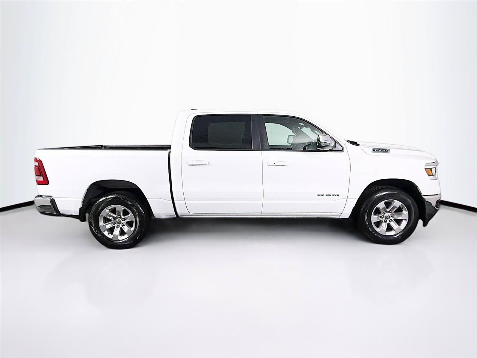 Used 2023 RAM 1500 Laramie AWD/4WD image 12