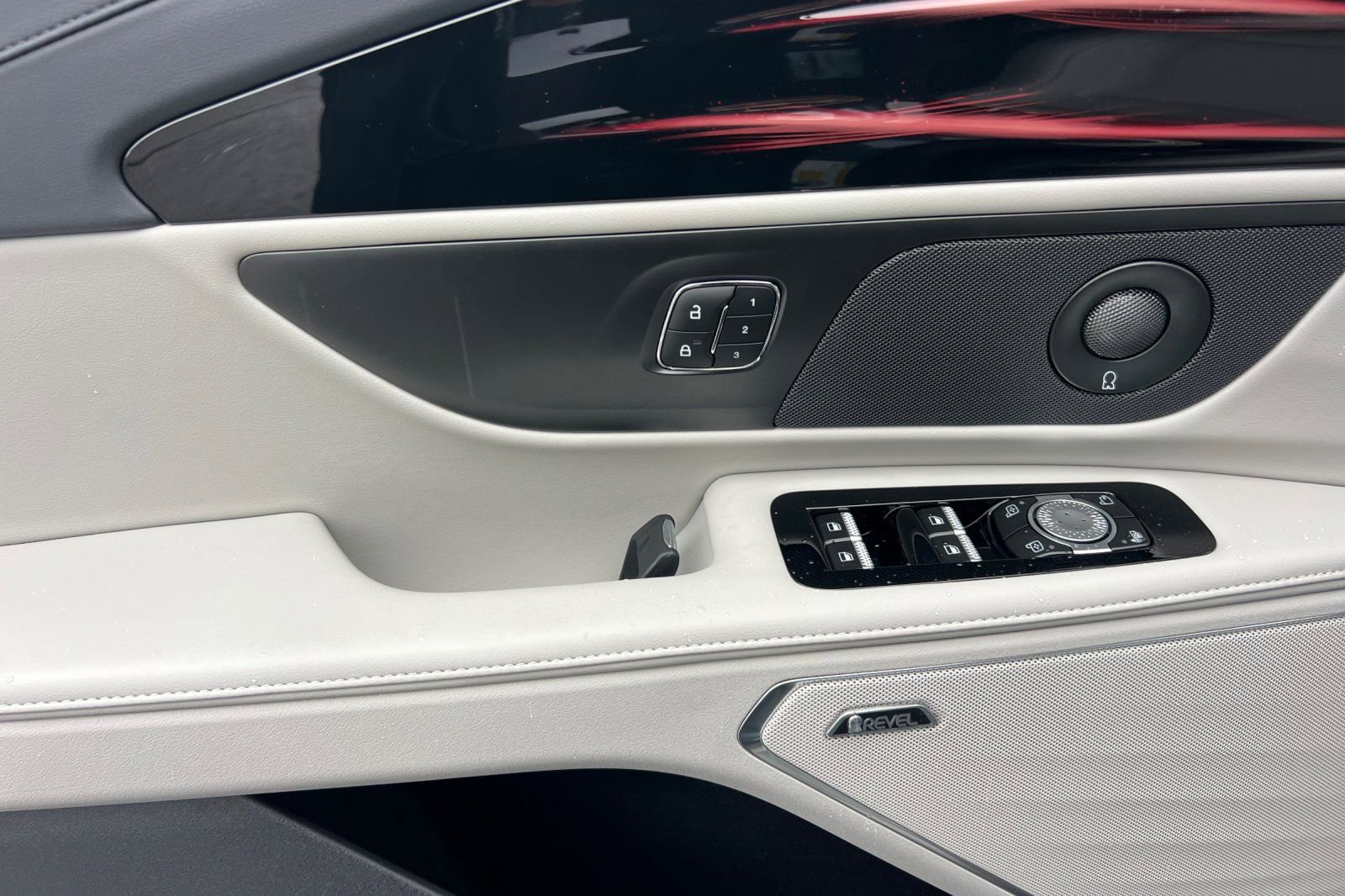 New 2026 Lincoln Nautilus Premier w/ Equipment Group 102A image 9