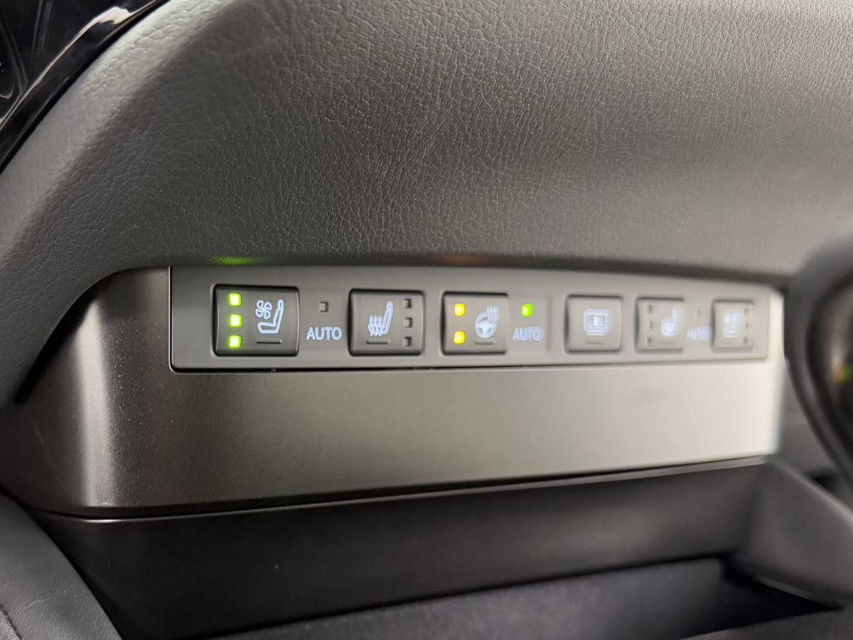 Used 2025 Lexus ES 350 Ultra Luxury image 27