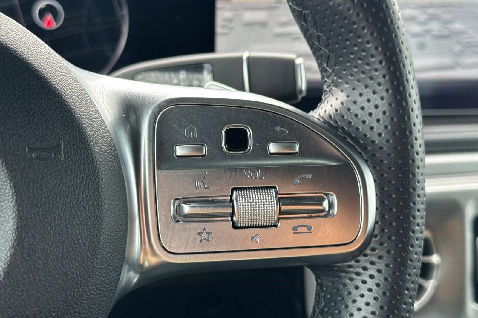 Used 2024 Mercedes-Benz G 550 image 41