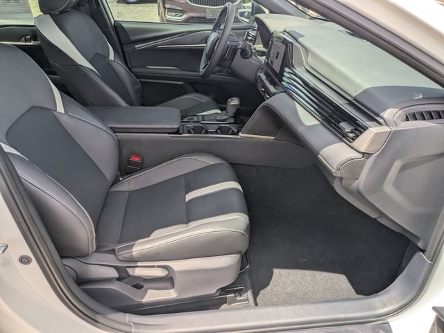 Used 2025 Toyota Camry SE w/ Convenience Package FWD image 28