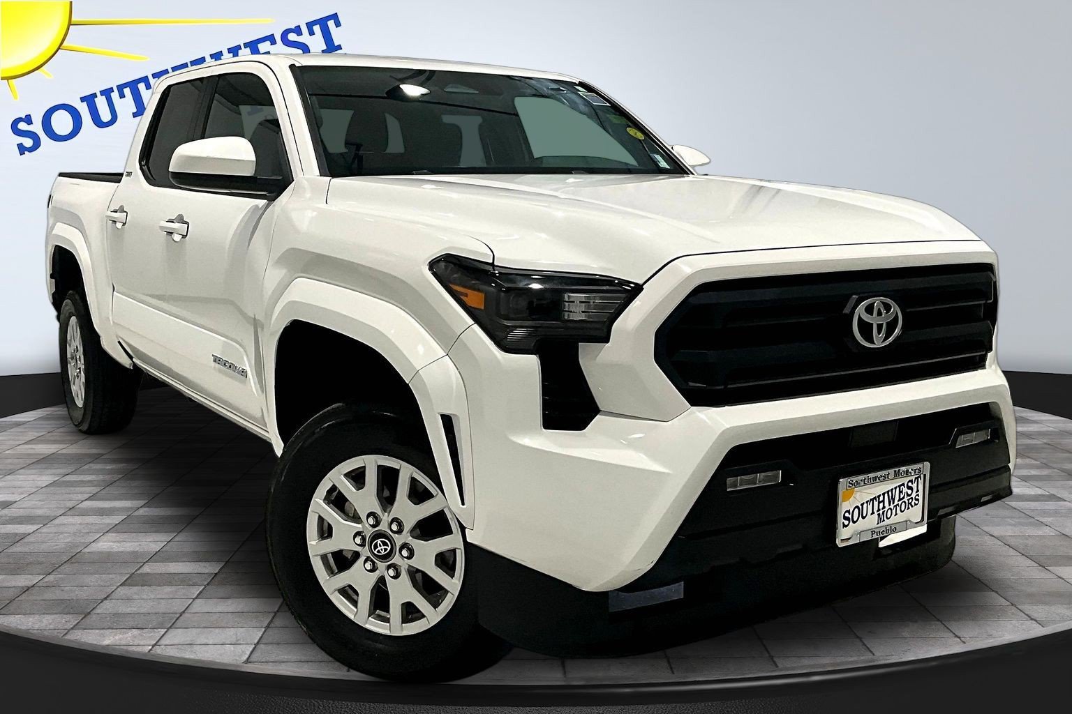 Used 2025 Toyota Tacoma SR5 AWD/4WD image 3