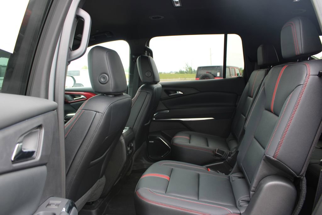 New 2026 Chevrolet Traverse RS w/ LPO, Floor Liner Package FWD image 24