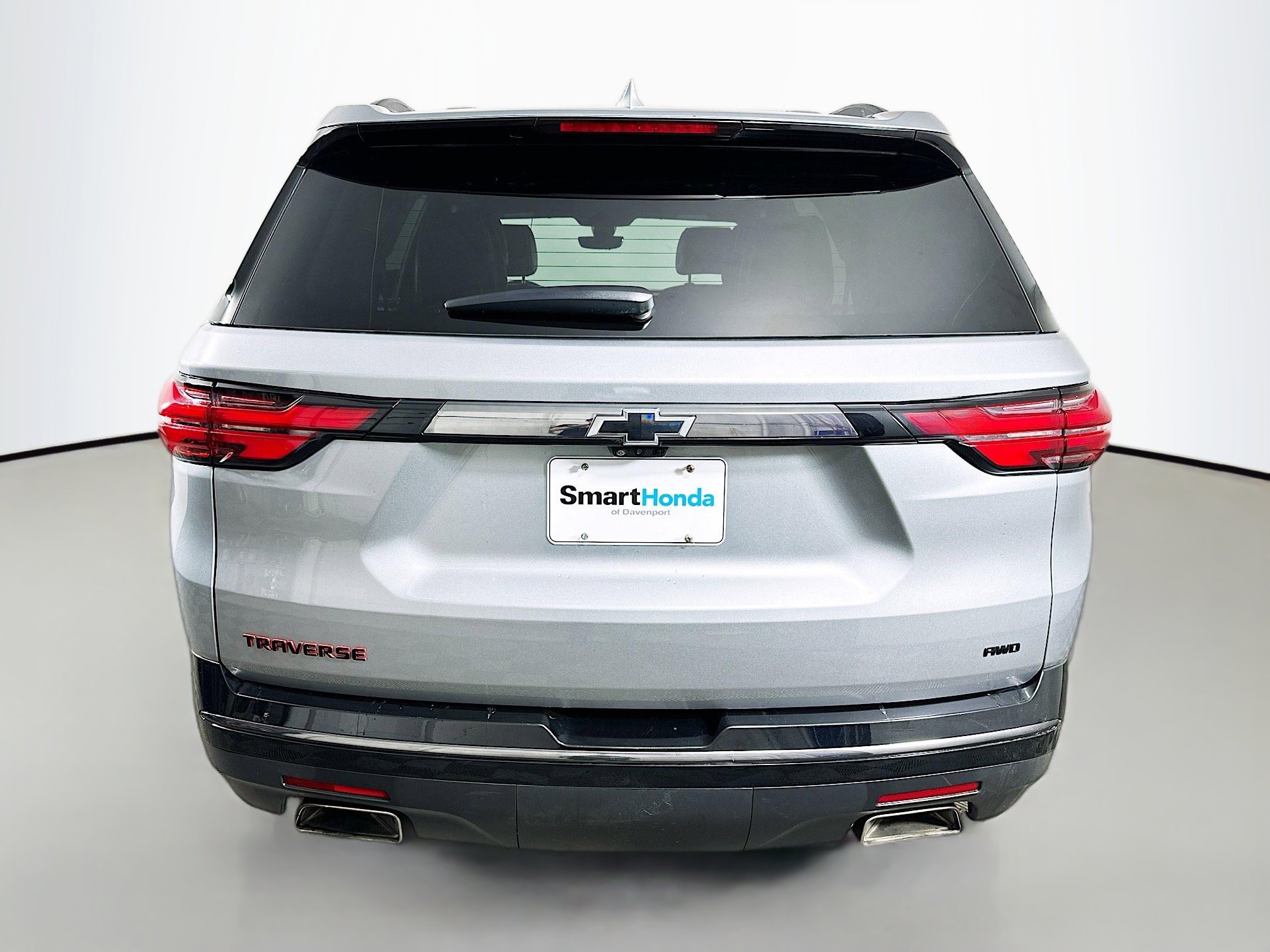 Used 2023 Chevrolet Traverse Premier w/ Redline Edition AWD/4WD image 6