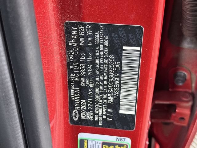 Used 2025 Hyundai Elantra SEL FWD image 35