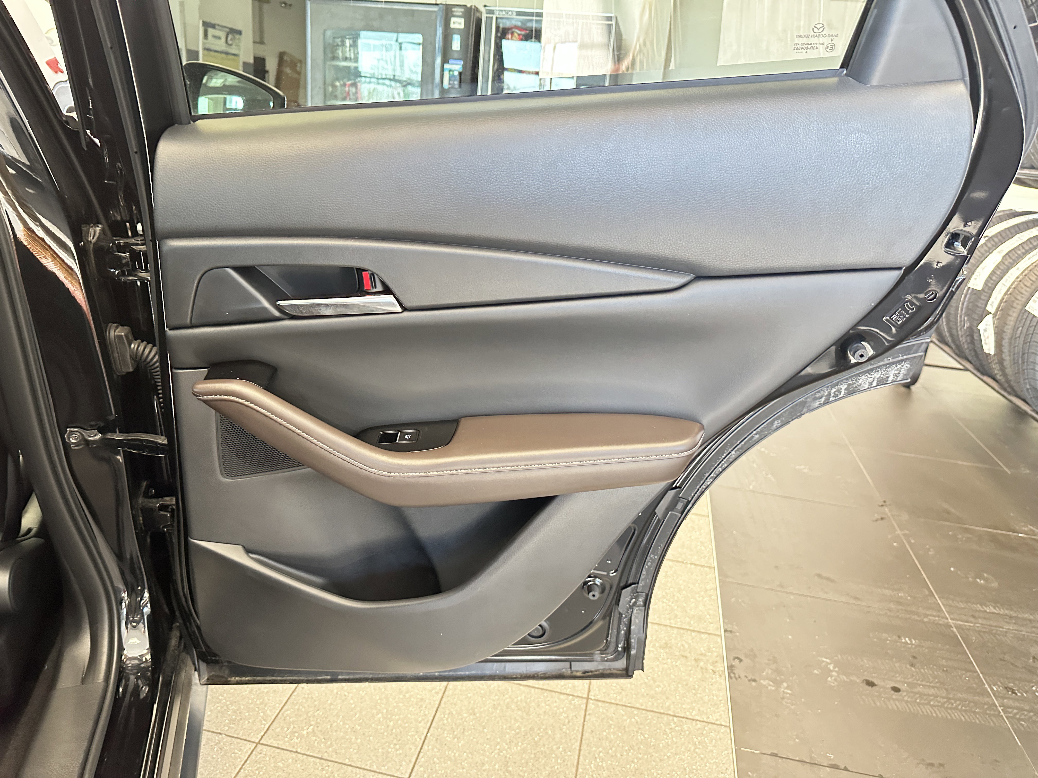 Certified 2025 MAZDA CX-30 AWD 2.5 S w/ Premium Package image 31