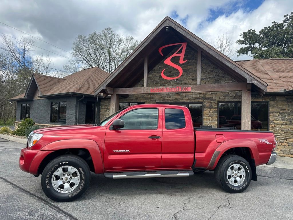 Used 2011 Toyota Tacoma PreRunner w/ TRD Off-Road Pkg RWD image 2