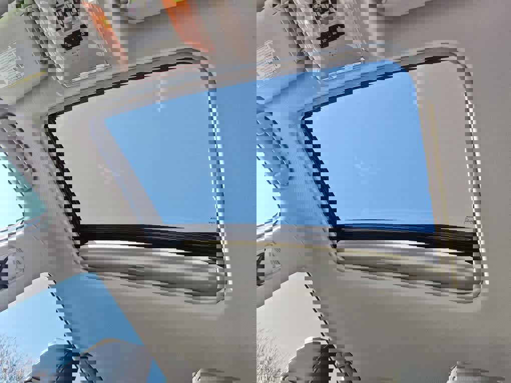 Used 2021 Toyota RAV4 Limited image 11