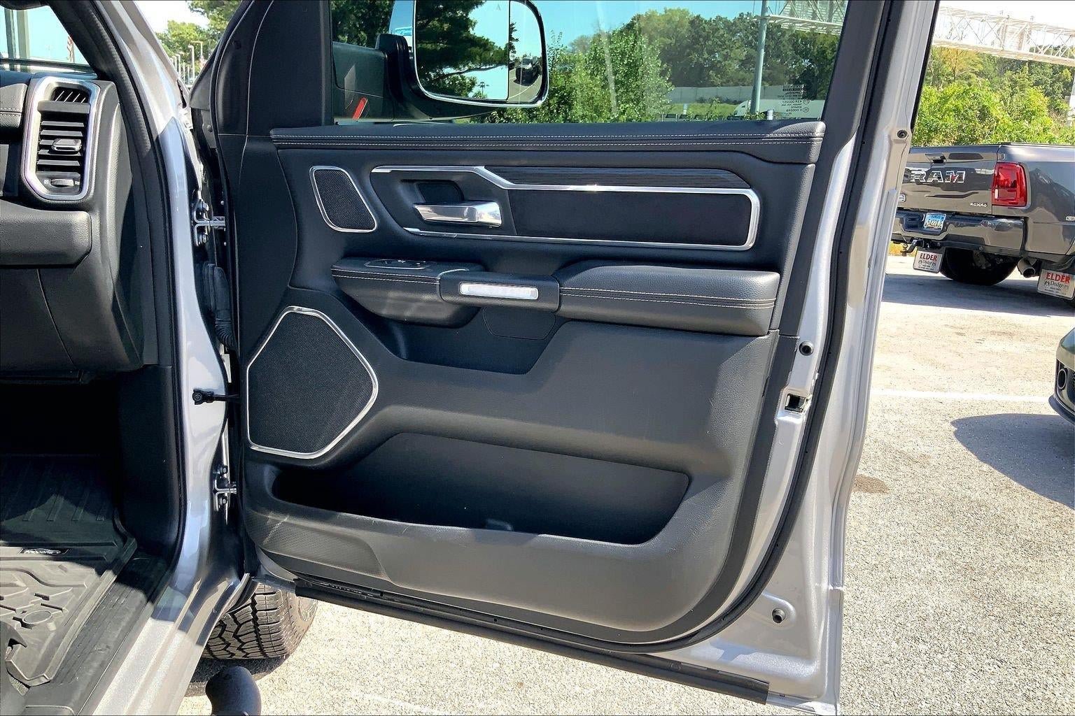 Used 2023 RAM 1500 Laramie AWD/4WD image 25