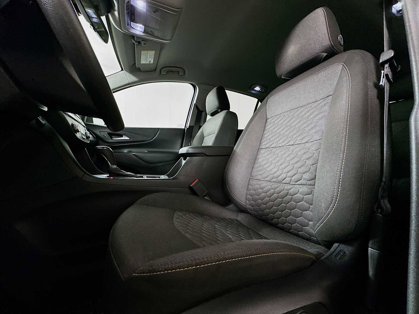 Used 2020 Chevrolet Equinox LT image 18