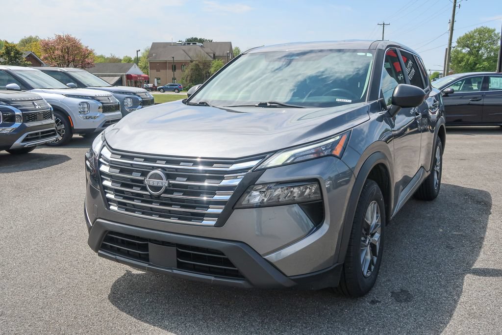Used 2024 Nissan Rogue S FWD image 4