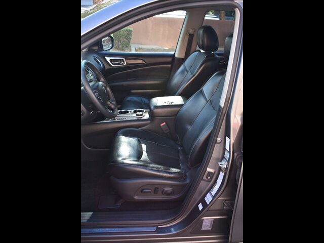 Used 2015 Nissan Pathfinder Platinum AWD/4WD image 16