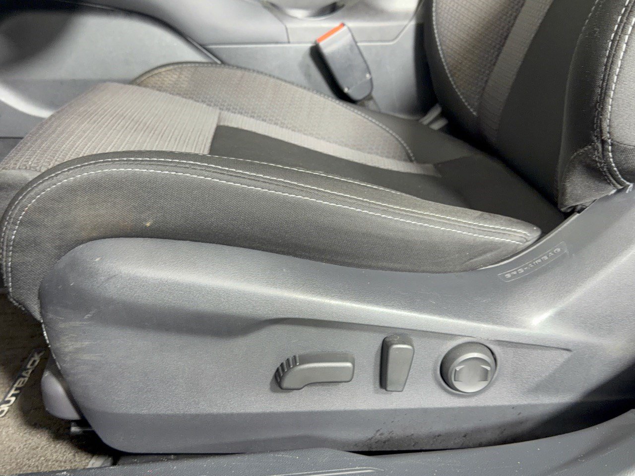 Used 2023 Subaru Outback Premium AWD/4WD image 16