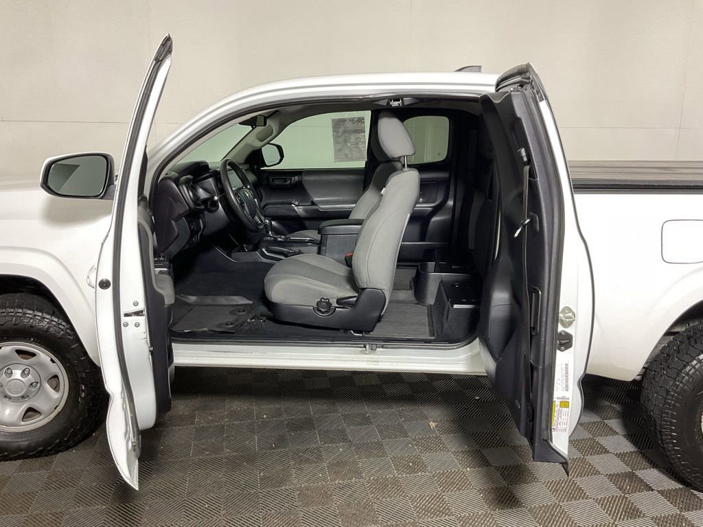 Used 2020 Toyota Tacoma SR image 27