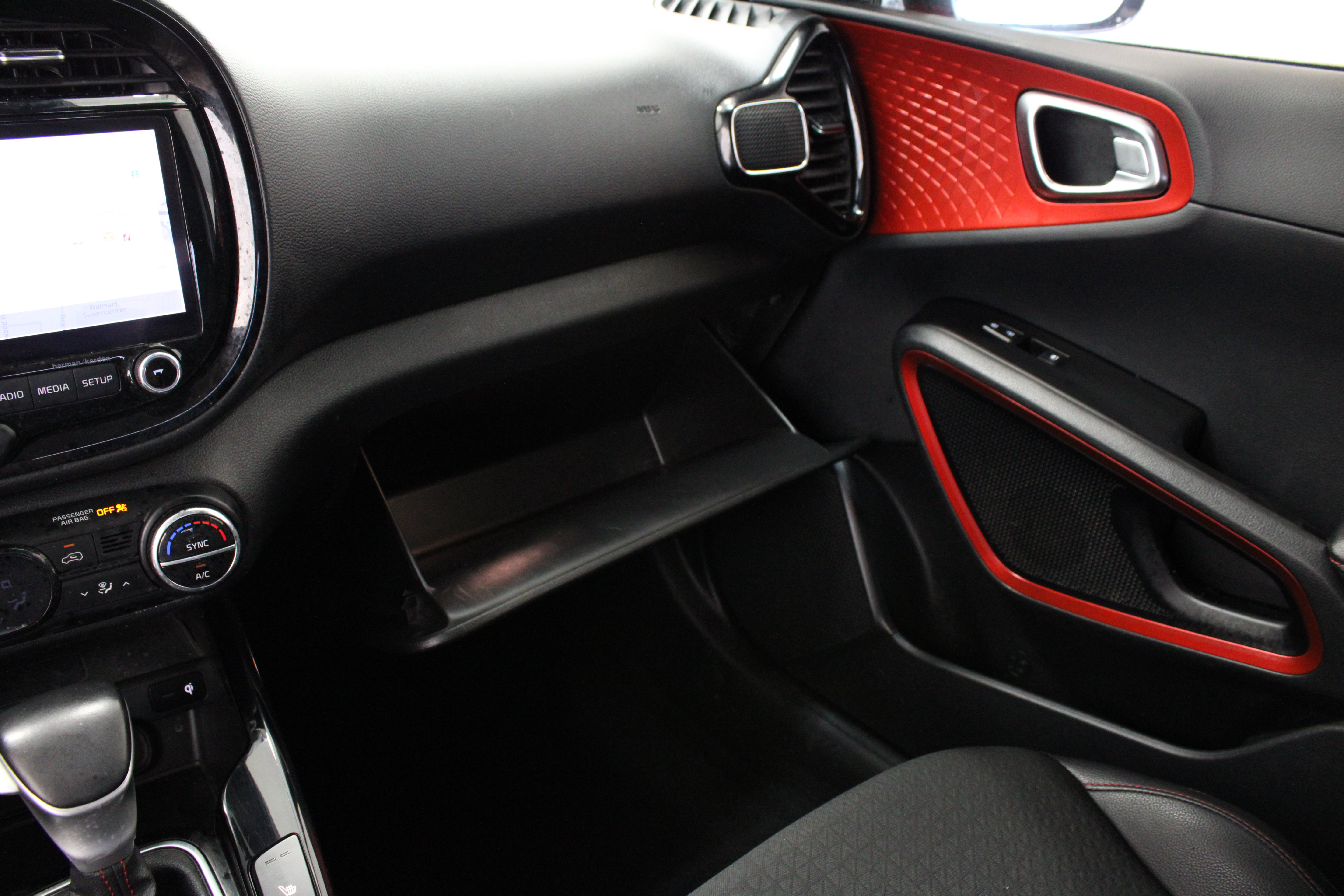 Used 2023 Kia Soul GT-Line w/ GT-Line Technology Package FWD image 25
