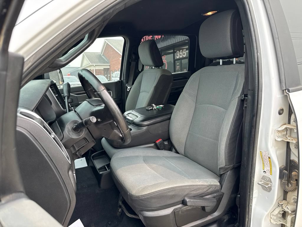 Used 2022 RAM 2500 Big Horn AWD/4WD image 2