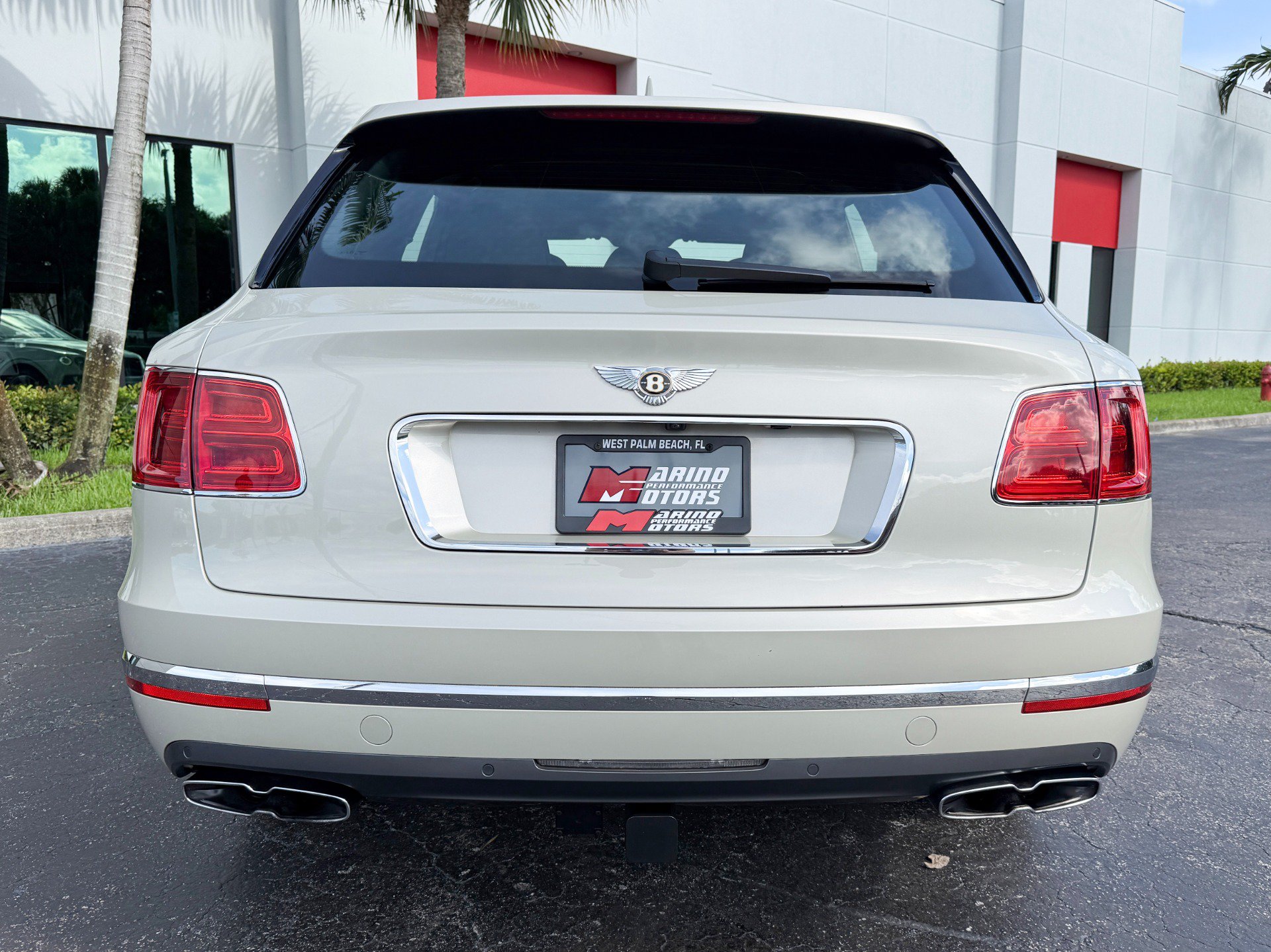 Used 2019 Bentley Bentayga AWD/4WD image 21