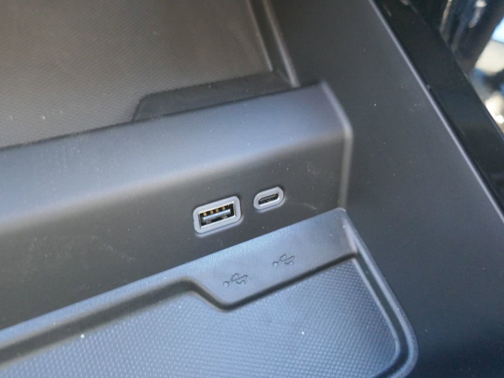 New 2026 Chevrolet Suburban High Country image 24