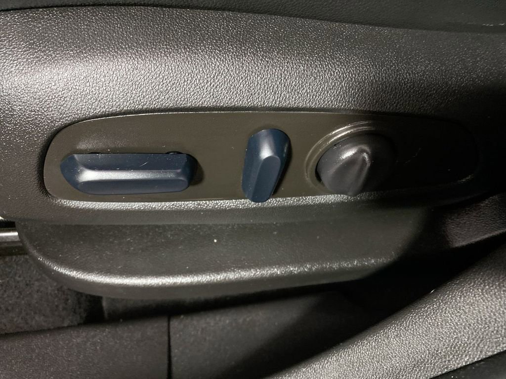 Used 2023 Chevrolet Equinox RS image 12