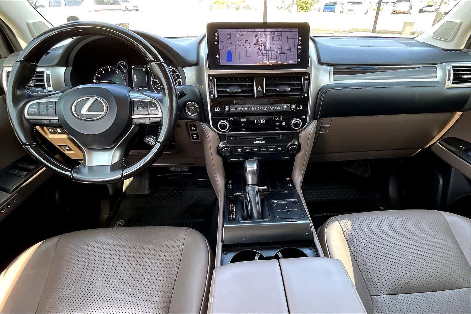 Used 2023 Lexus GX 460 Luxury w/ Accessory Package AWD/4WD image 15