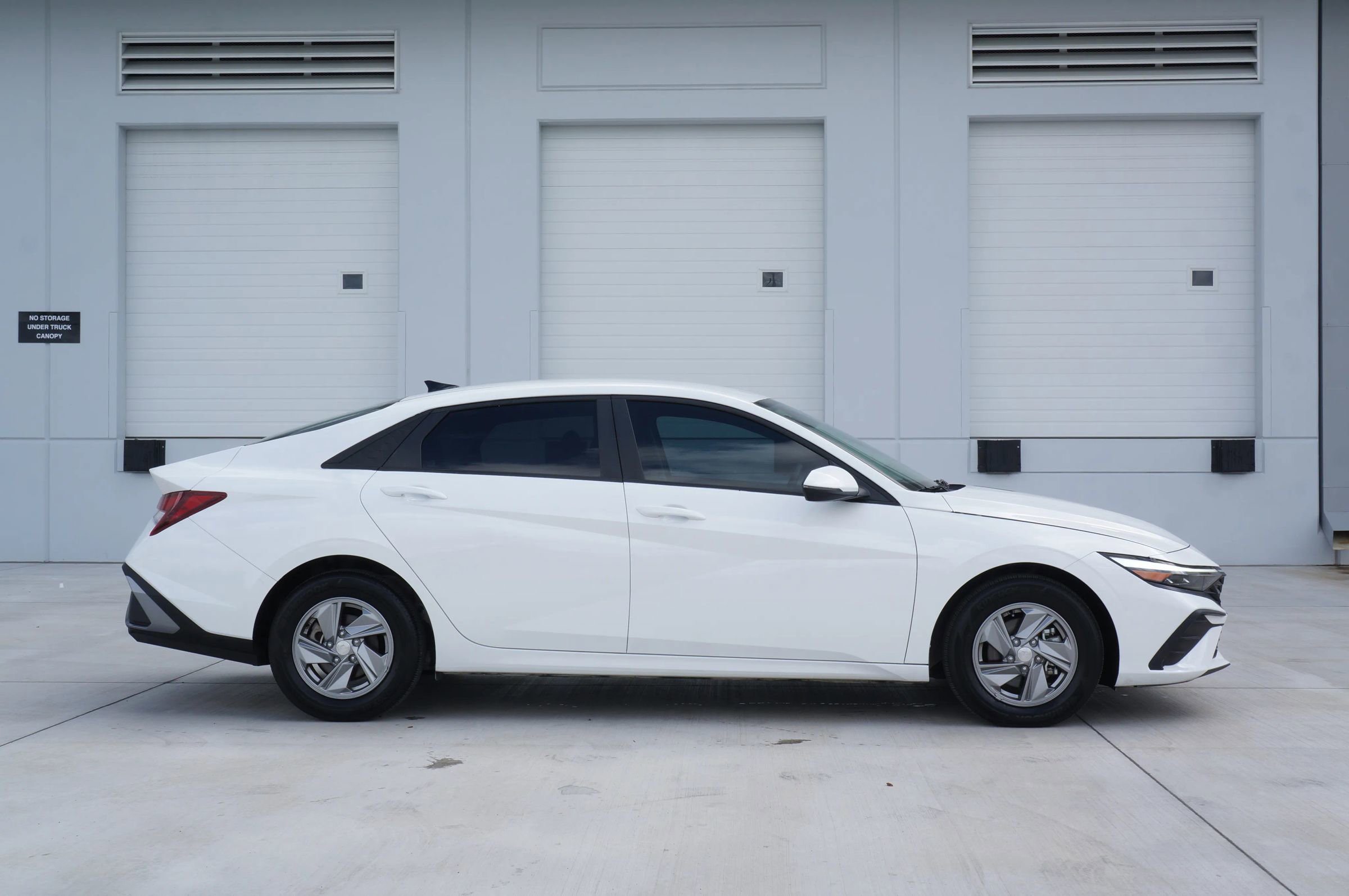 Used 2024 Hyundai Elantra SE image 15