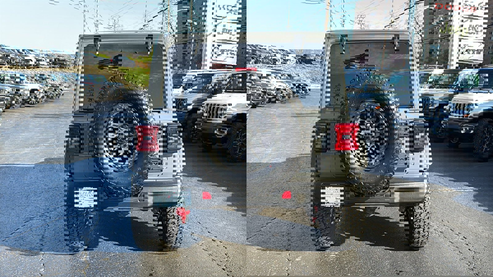 Certified 2022 Jeep Wrangler Unlimited Rubicon w/ Xtreme Recon 35" Tire Package AWD/4WD image 6