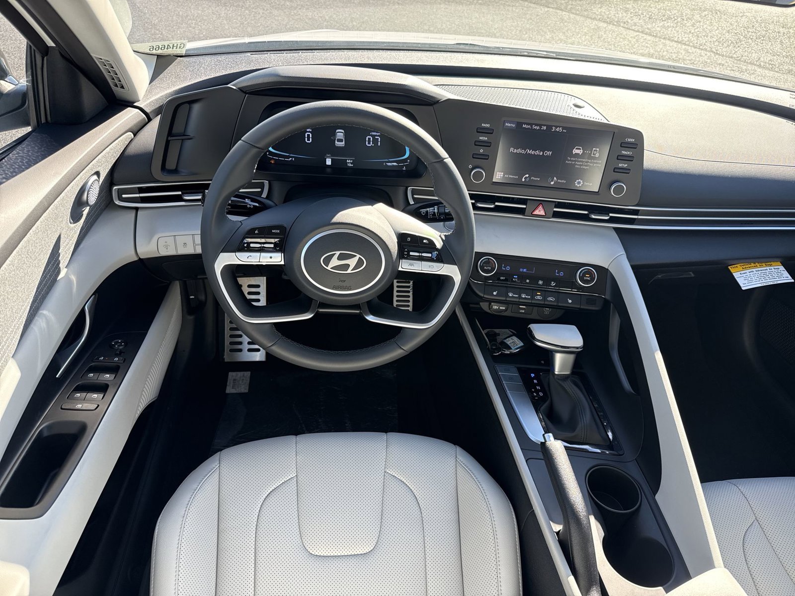 New 2026 Hyundai Elantra SEL Sport FWD image 14