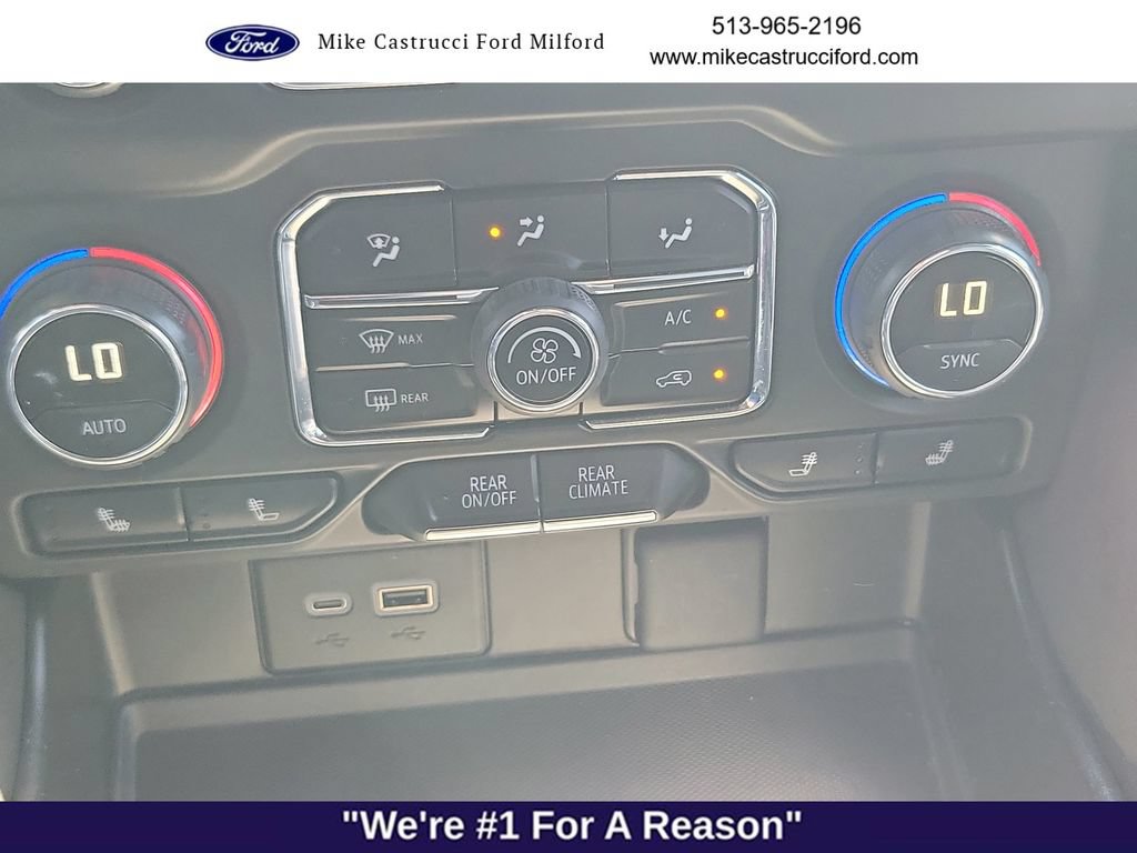 Used 2024 Chevrolet Suburban Z71 w/ Luxury Package AWD/4WD image 19