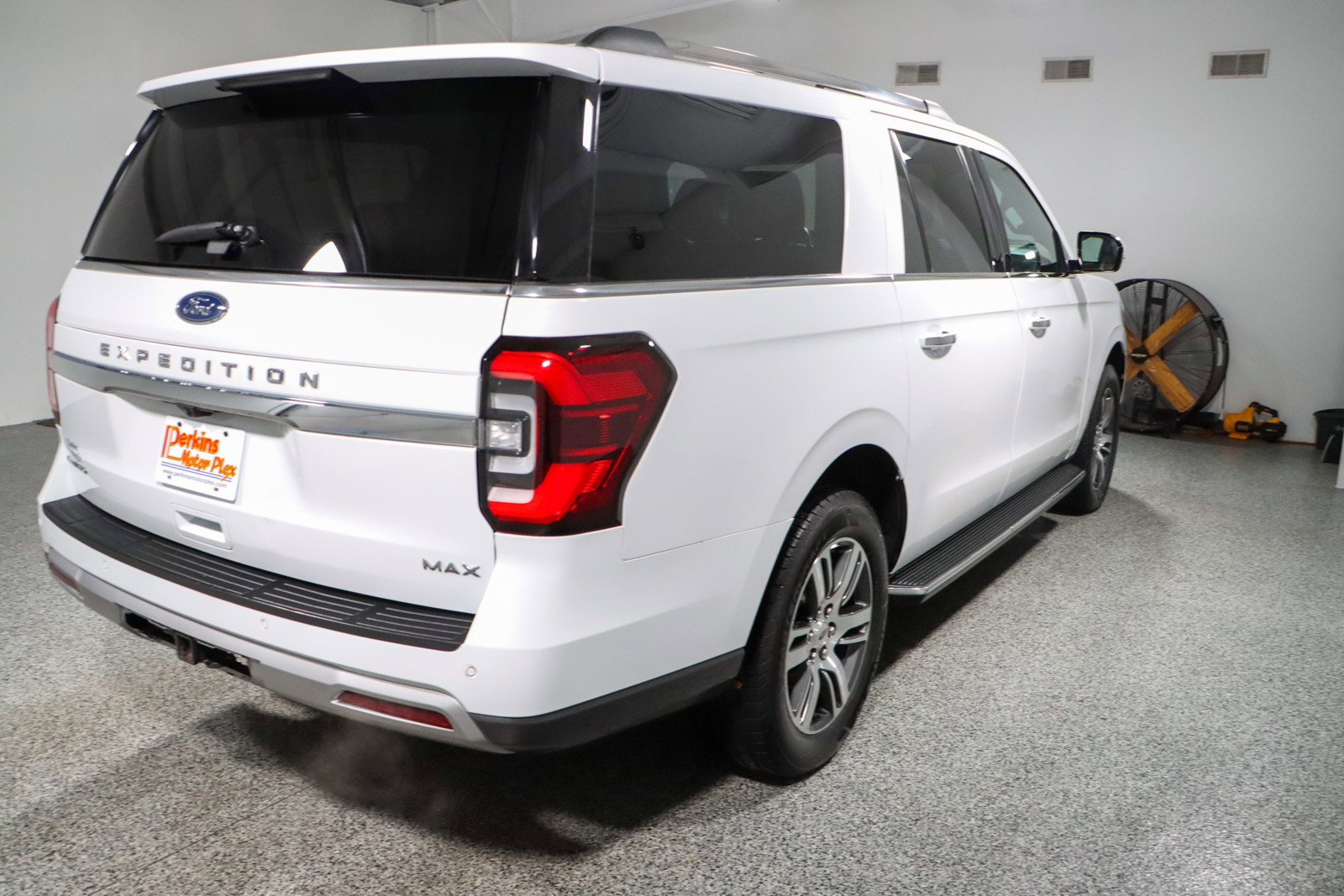 Used 2023 Ford Expedition Max Limited image 7