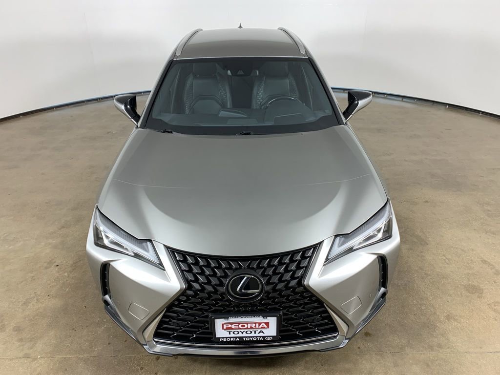 Used 2022 Lexus UX 200 w/ Accessory Package (Z1) image 4