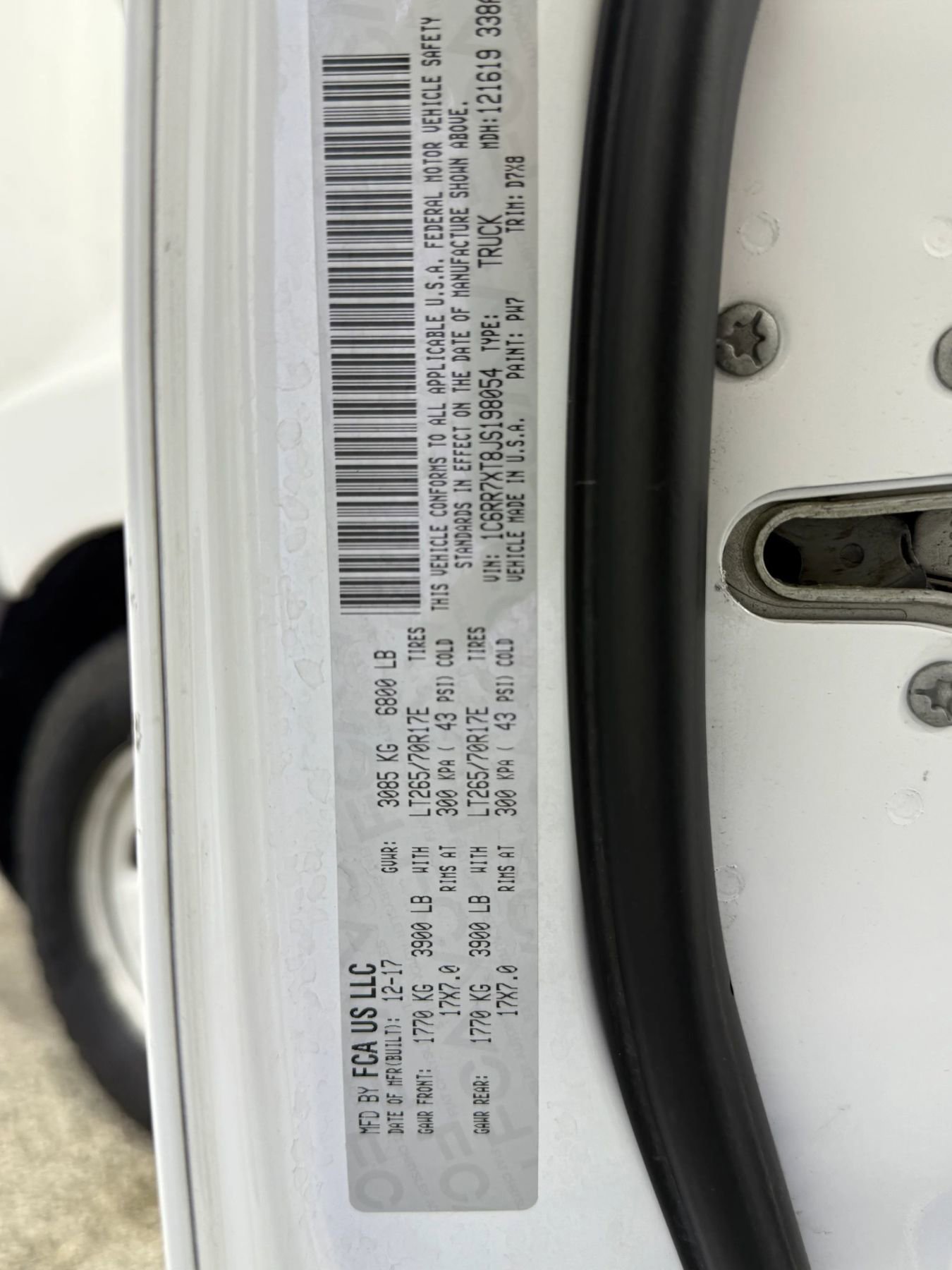 Used 2018 RAM 1500 SLT w/ Protection Group image 32