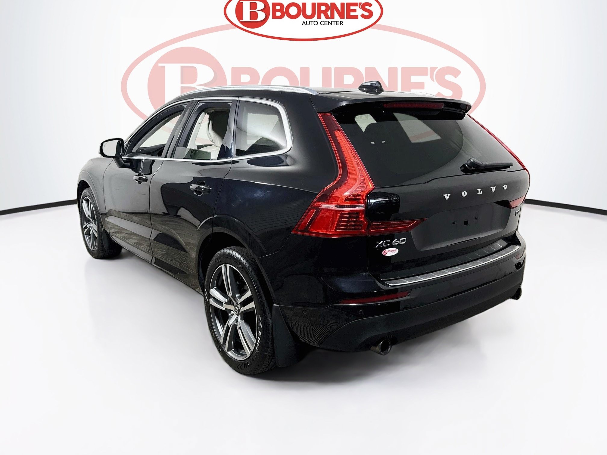 Used 2019 Volvo XC60 T5 Momentum w/ Premium Package AWD/4WD image 9