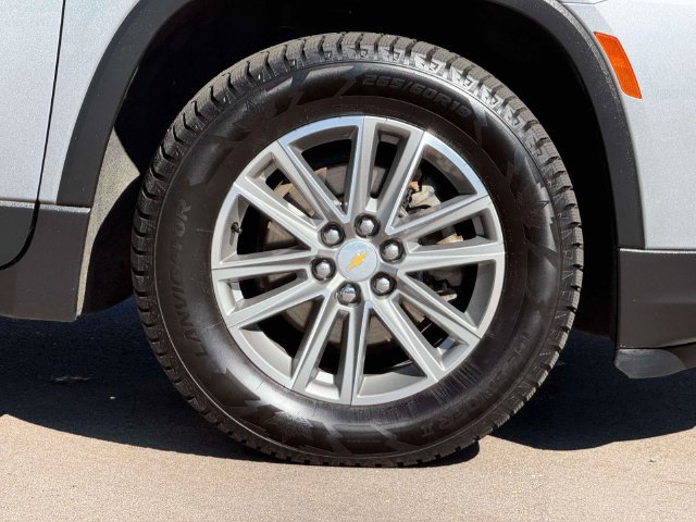 Used 2023 Chevrolet Traverse LT AWD/4WD image 8