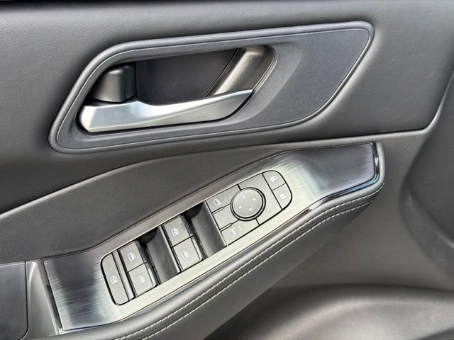 New 2026 Nissan Rogue SV w/ Cold Weather Package FWD image 22