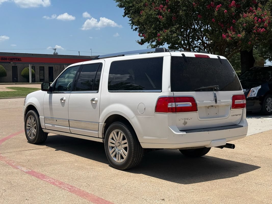 Used 2013 Lincoln Navigator L 4WD w/ HD Trailer Tow Pkg image 4