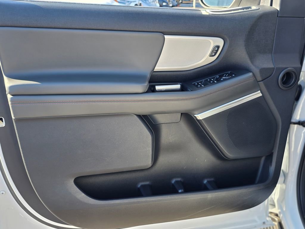 Used 2025 Ford Expedition Max Active AWD/4WD image 27