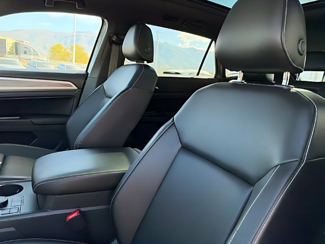 Used 2020 Volkswagen Atlas Cross Sport SE w/ Panoramic Sunroof Package AWD/4WD image 22