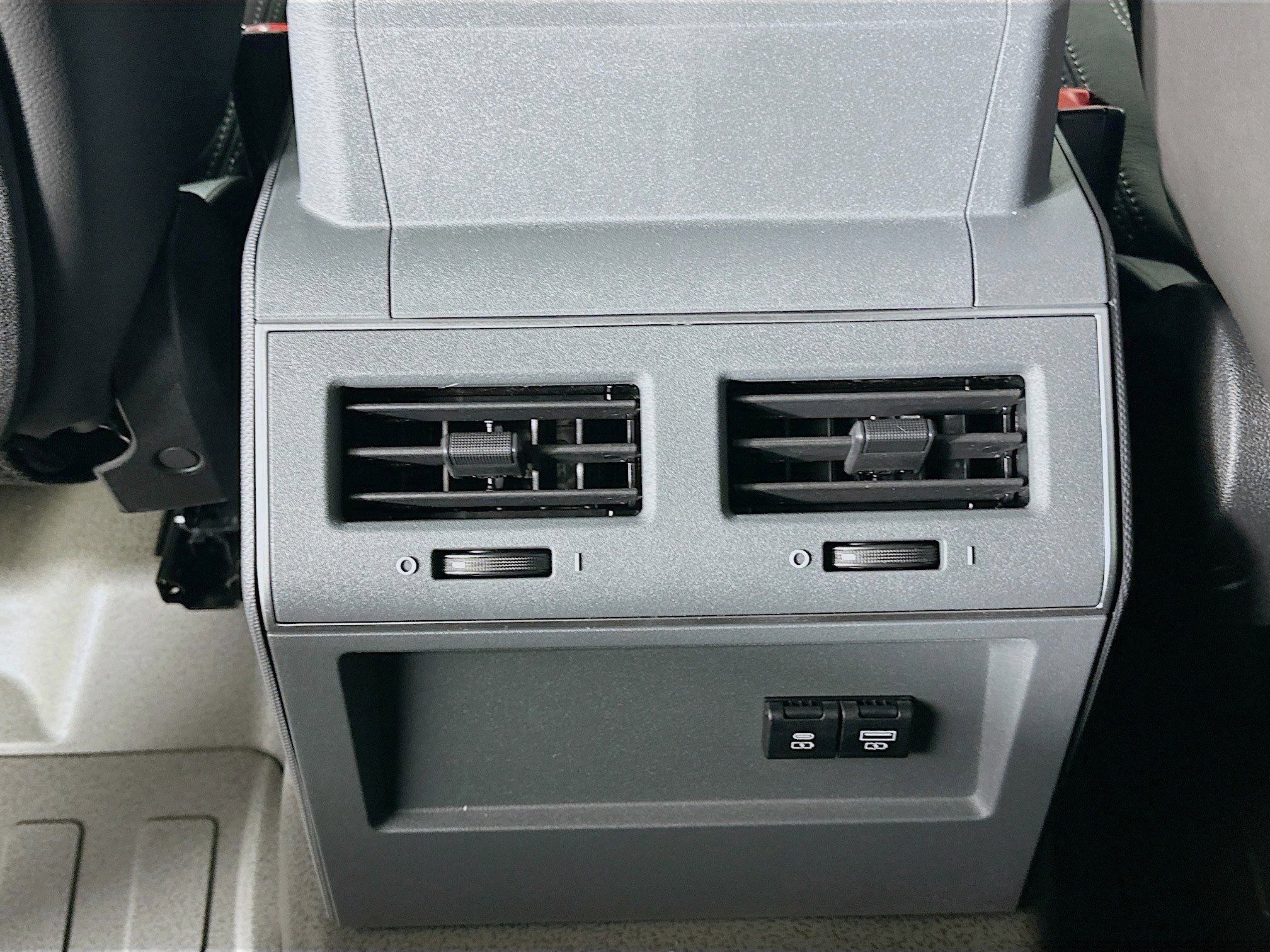 Used 2025 INEOS Grenadier AWD/4WD image 31