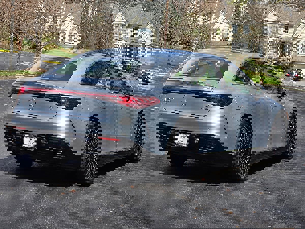 Used 2023 Mercedes-Benz EQS 580 4MATIC Sedan image 6