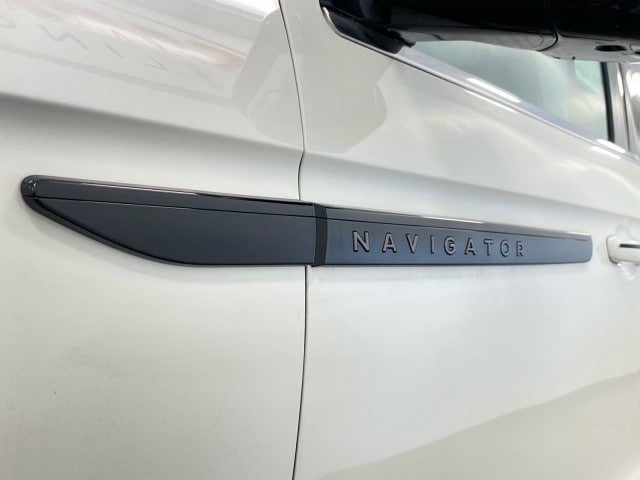New 2026 Lincoln Navigator L Black Label AWD/4WD image 19
