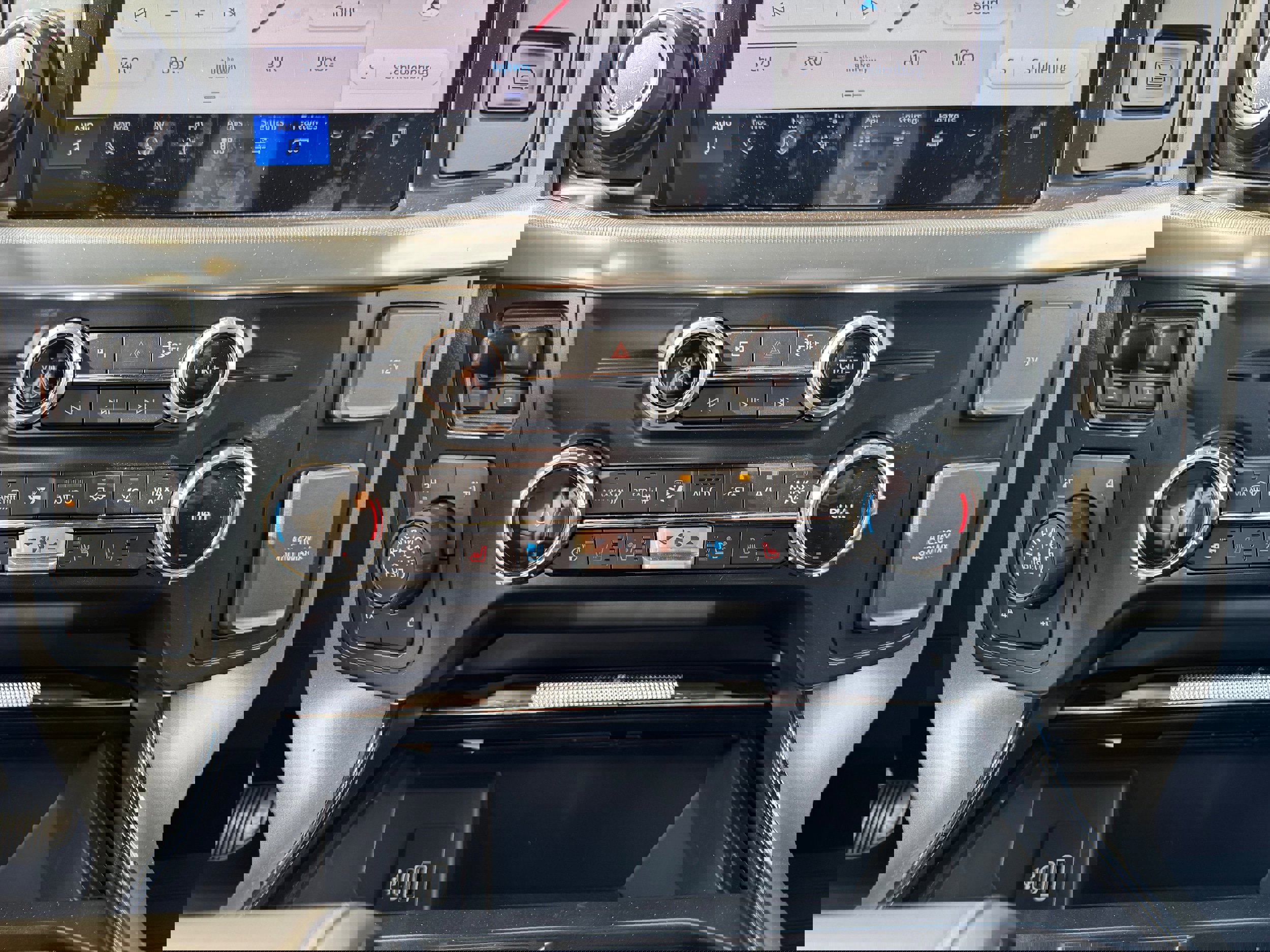 New 2025 Ford F150 Lariat w/ Equipment Group 501A Mid image 20