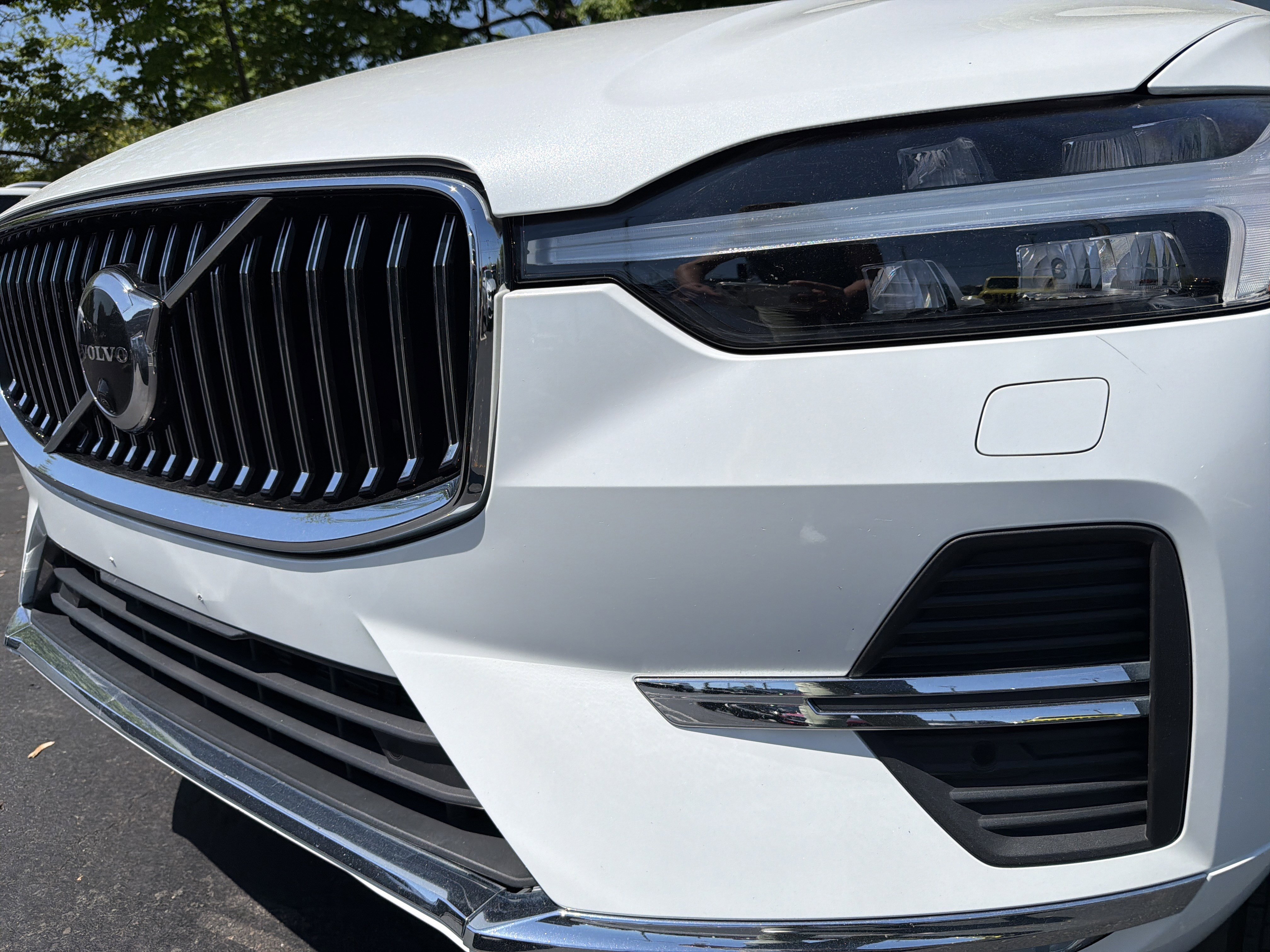 Used 2022 Volvo XC60 B5 Inscription w/ Advanced Package AWD/4WD image 4