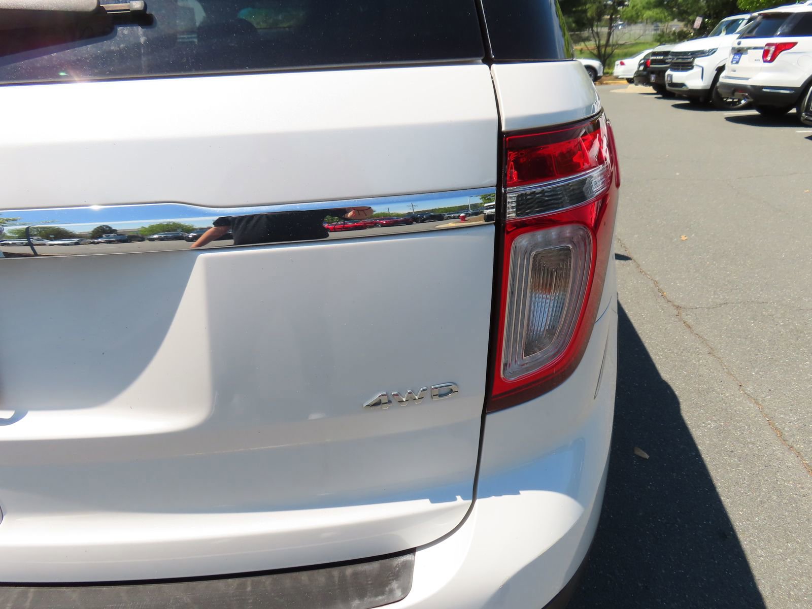 Used 2015 Ford Explorer Limited w/ Equipment Group 302A AWD/4WD image 11