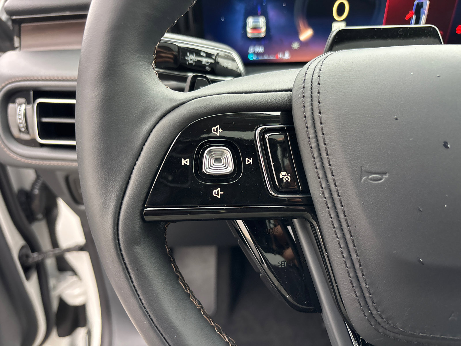 New 2026 Lincoln Aviator Reserve AWD/4WD image 17