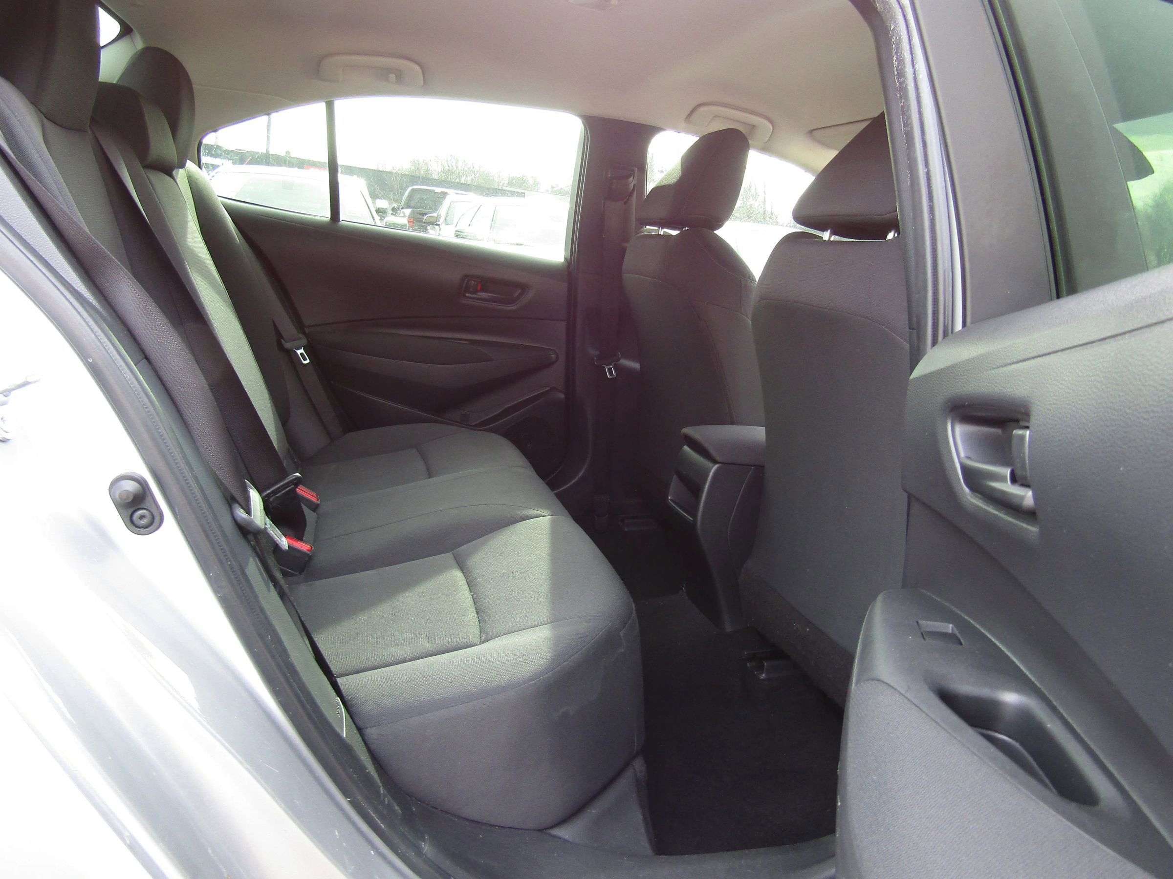 Used 2022 Toyota Corolla LE image 11