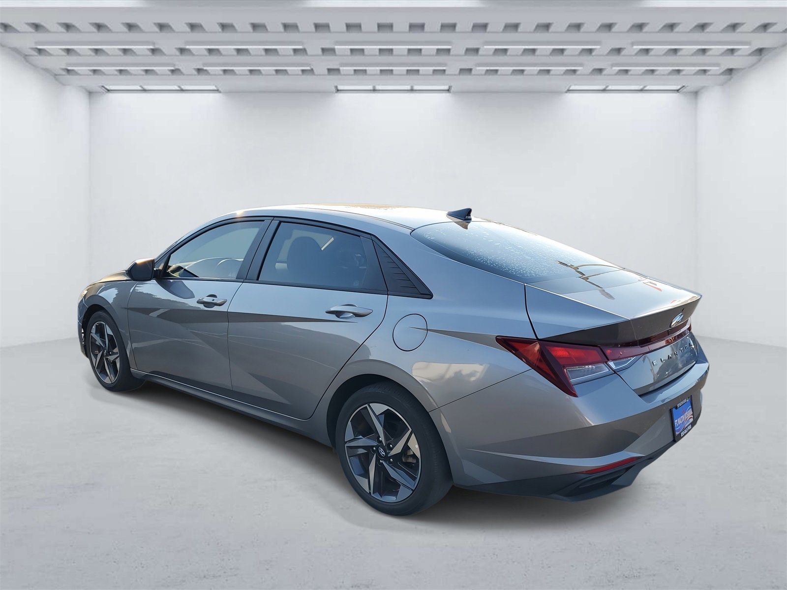 Used 2023 Hyundai Elantra SEL w/ Convenience Package image 3